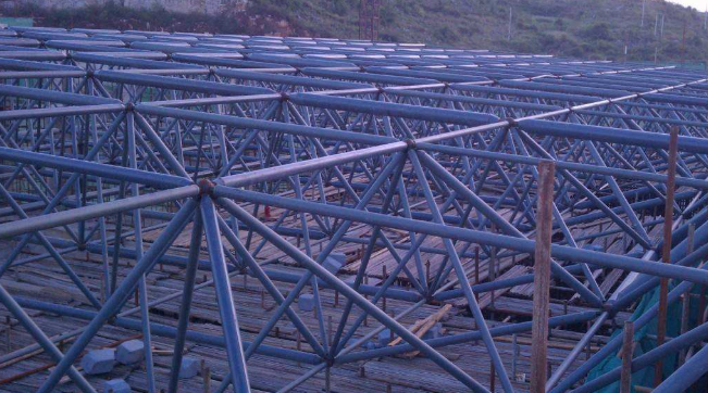 清镇概述网架加工中对钢材的质量的过细恳求